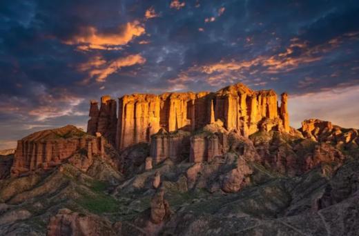 青海&甘肃油菜花季丨三大油菜花海（门源+天境祁连+“东方小瑞士”卓尔山）、大柴旦翡翠湖“天空之境”、“世遗”敦煌莫高窟、七彩丹霞地貌、嘉峪关城楼、天峻石林9天纯玩团 商品图9