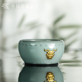 问鼎官窑描金龙首战鼓杯