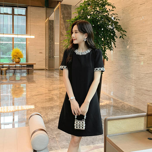 [奢姿轻奢系列]大码女装2025夏季钉珠设计裙子胖妹妹时尚连衣裙8942890105 商品图1