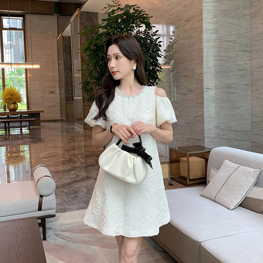 [奢姿轻奢系列]珍珠圆领连衣裙大码女装夏季新款胖妹妹露肩裙子8942860097 商品图4