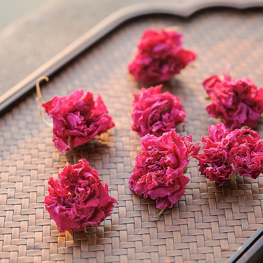 重瓣玫瑰花冠茶  无硫熏！在玫瑰生长过程中精油含量醉篙的时候采摘，醉大程度的保留玫瑰精油，滋yang效果醉好👍🏻花香浓郁、入口甘甜~疏甘气顺，养yan好帮手😄 商品图2