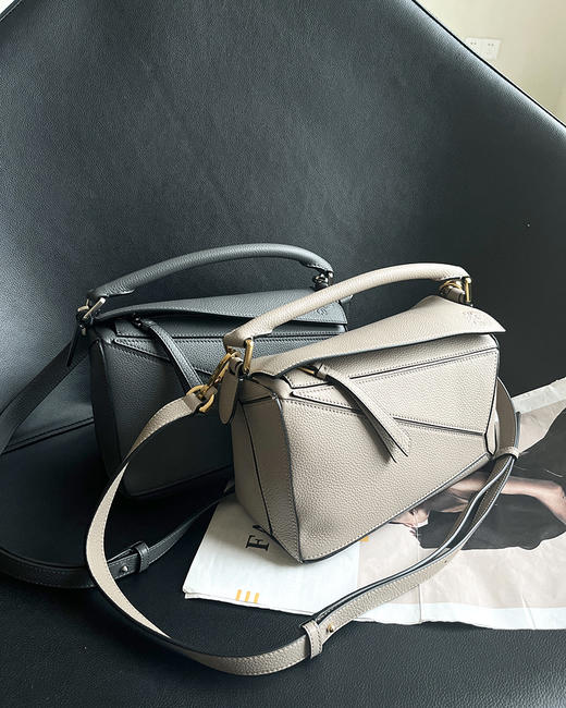 单品包邮 现货 THS 6.22-无 loe家 新色 大牛工厂 几何拼接包 2色 CQ1332 商品图0