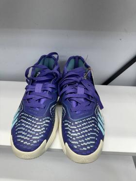 瑕疵-ADIDAS/阿迪达斯 青少年轻量透气网面贴合缓震防滑系带篮球运动鞋（鞋底有试穿痕迹）