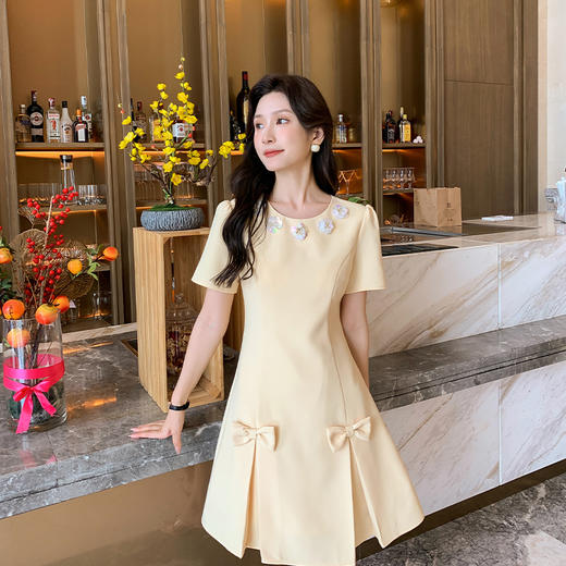 [奢姿轻奢系列]圆领压褶连衣裙大码女装夏季新款胖妹妹蝴蝶结裙子8942890100 商品图2