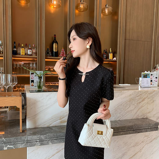 [奢姿轻奢系列]大码女装2025夏季镂空设计连衣裙胖妹妹拼接裙子8942826442 商品图1