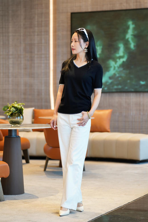 臣禾V领针织T恤JZ242050322 商品图12