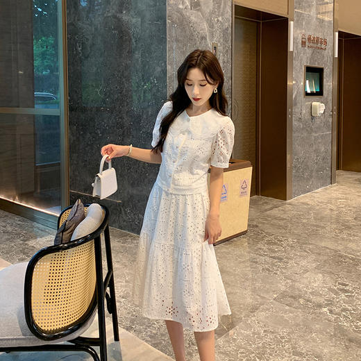 [奢姿轻奢系列]镂空刺绣两件套大码女装夏季新款胖妹妹减龄套装8942910018 商品图4
