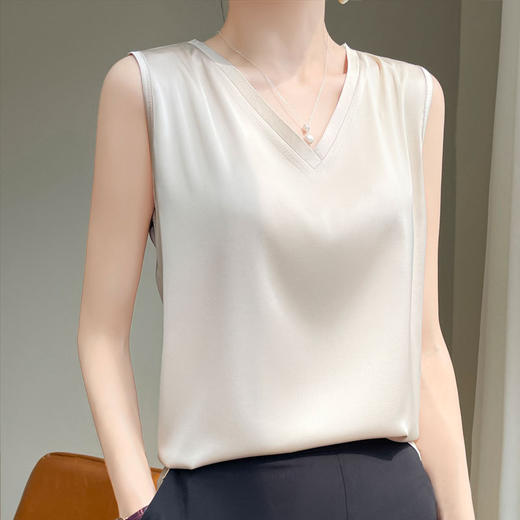 夏季【V领天丝吊带背心女】内搭短款 宽松冰丝无袖西装打底 大码吊带女 _ZSY 商品图6