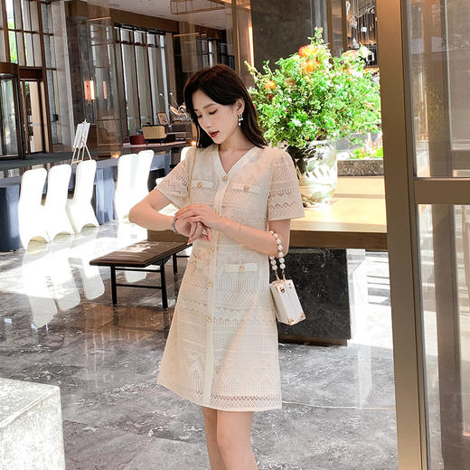 【清仓超15天不保价】奢姿2025年夏季新款大码女装气质V领裙子胖妹妹蕾丝绣花连衣裙9942826439【1】 商品图1