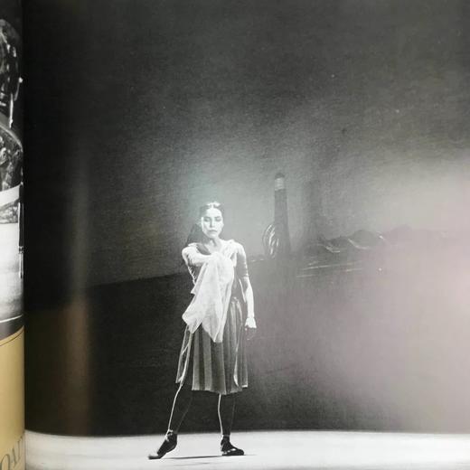 美国芭蕾舞团图集 500余幅插图 精装大16开 商品图5