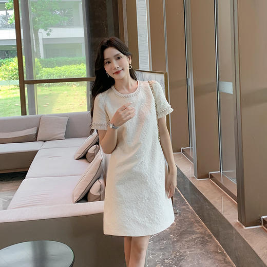 [奢姿轻奢系列]气质压花连衣裙大码女装夏季新款胖妹妹圆领裙子8942890072 商品图1