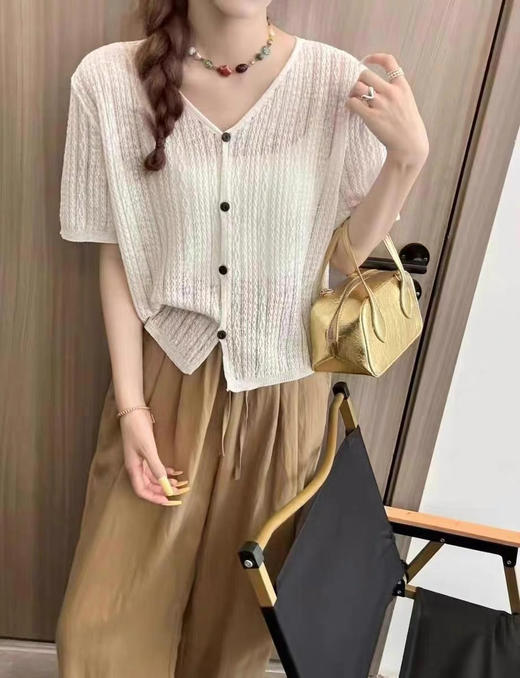 韩系V领天丝开衫 商品图3