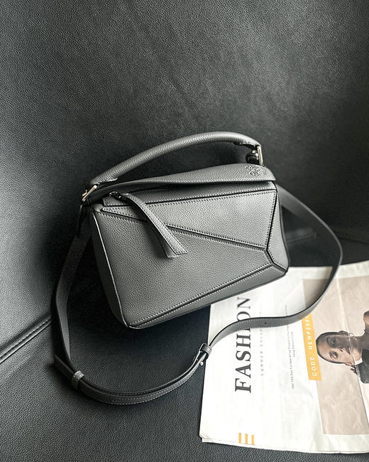 单品包邮 现货 THS 6.22-无 loe家 新色 大牛工厂 几何拼接包 2色 CQ1332 商品图1