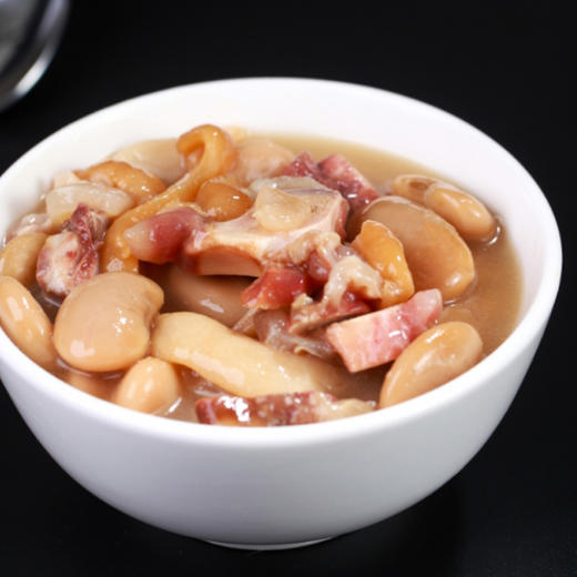 云南高原火腿猪脚  选用云南跑山黑猪，带骨火腿脚 骨：肉=3:7，肥：瘦=2:8，已经砍成小块，方便食用  醇香软嫩  肥而不腻！ 商品图5