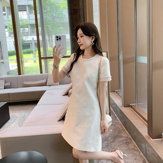 [奢姿轻奢系列]气质压花连衣裙大码女装夏季新款胖妹妹圆领裙子8942890072 商品图3