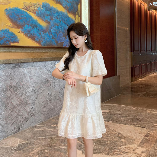 [奢姿轻奢系列]大码女装2025夏季绣花裙子胖妹妹荷叶摆时尚连衣裙8942826465【1】 商品图1