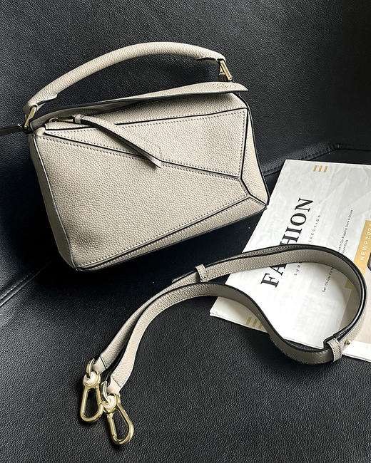 单品包邮 现货 THS 6.22-无 loe家 新色 大牛工厂 几何拼接包 2色 CQ1332 商品图3