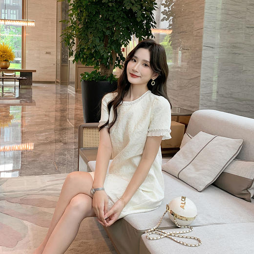 [奢姿轻奢系列]气质压花连衣裙大码女装夏季新款胖妹妹圆领裙子8942890072 商品图2