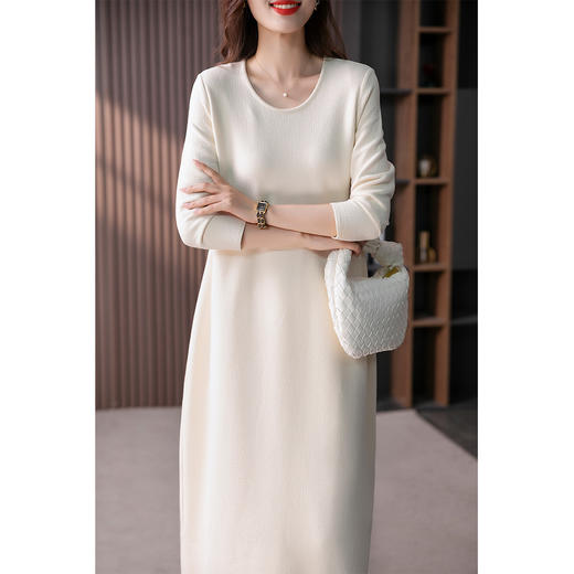 89167原形U领显瘦连衣裙女肌理感2024春季新款休闲宽松长裙子高级感 商品图2