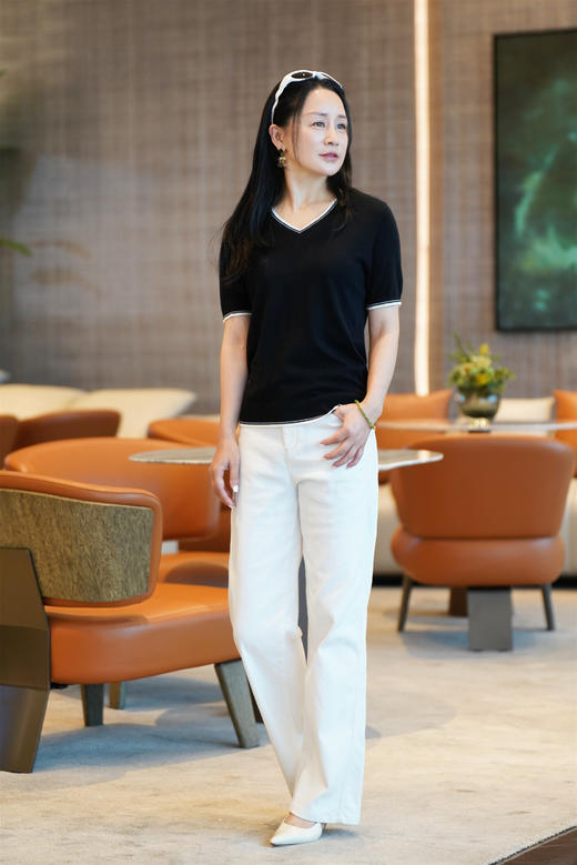 臣禾V领针织T恤JZ242050322 商品图14