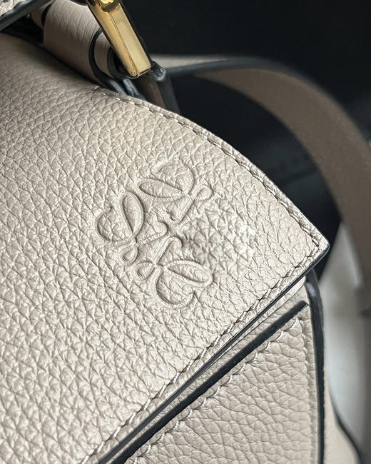 单品包邮 现货 THS 6.22-无 loe家 新色 大牛工厂 几何拼接包 2色 CQ1332 商品图6