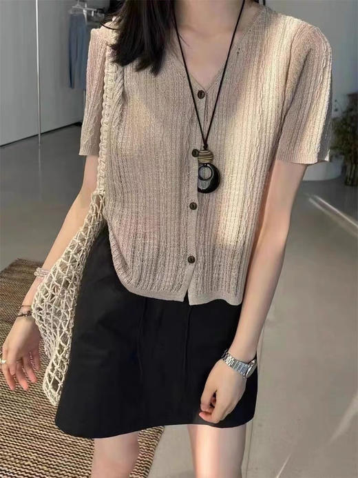 韩系V领天丝开衫 商品图4