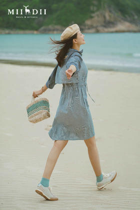 和我一起纵身跳进海盐味的夏天