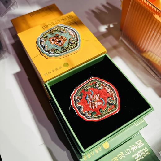 嘉德文创 | 宫色刺绣冰箱贴 商品图3