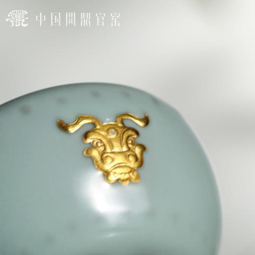 问鼎官窑描金龙首战鼓杯 商品图3