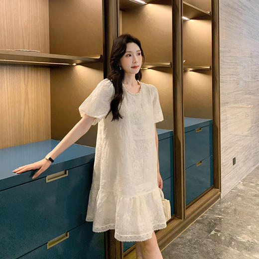 [奢姿轻奢系列]大码女装2025夏季绣花裙子胖妹妹荷叶摆时尚连衣裙8942826465【1】 商品图4