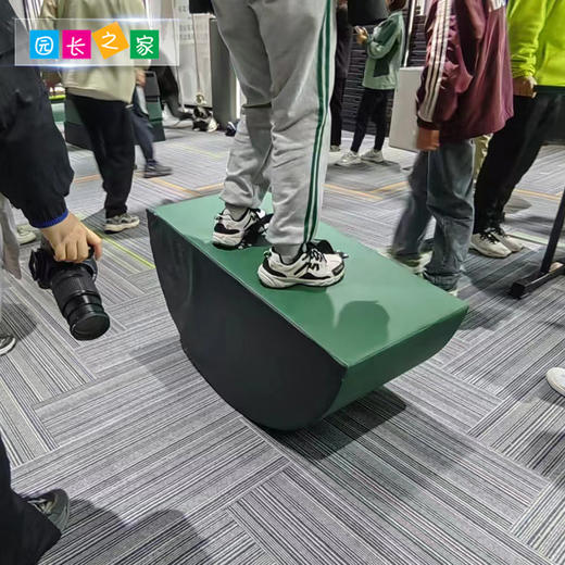 体能跑酷半圆摇椅 商品图3