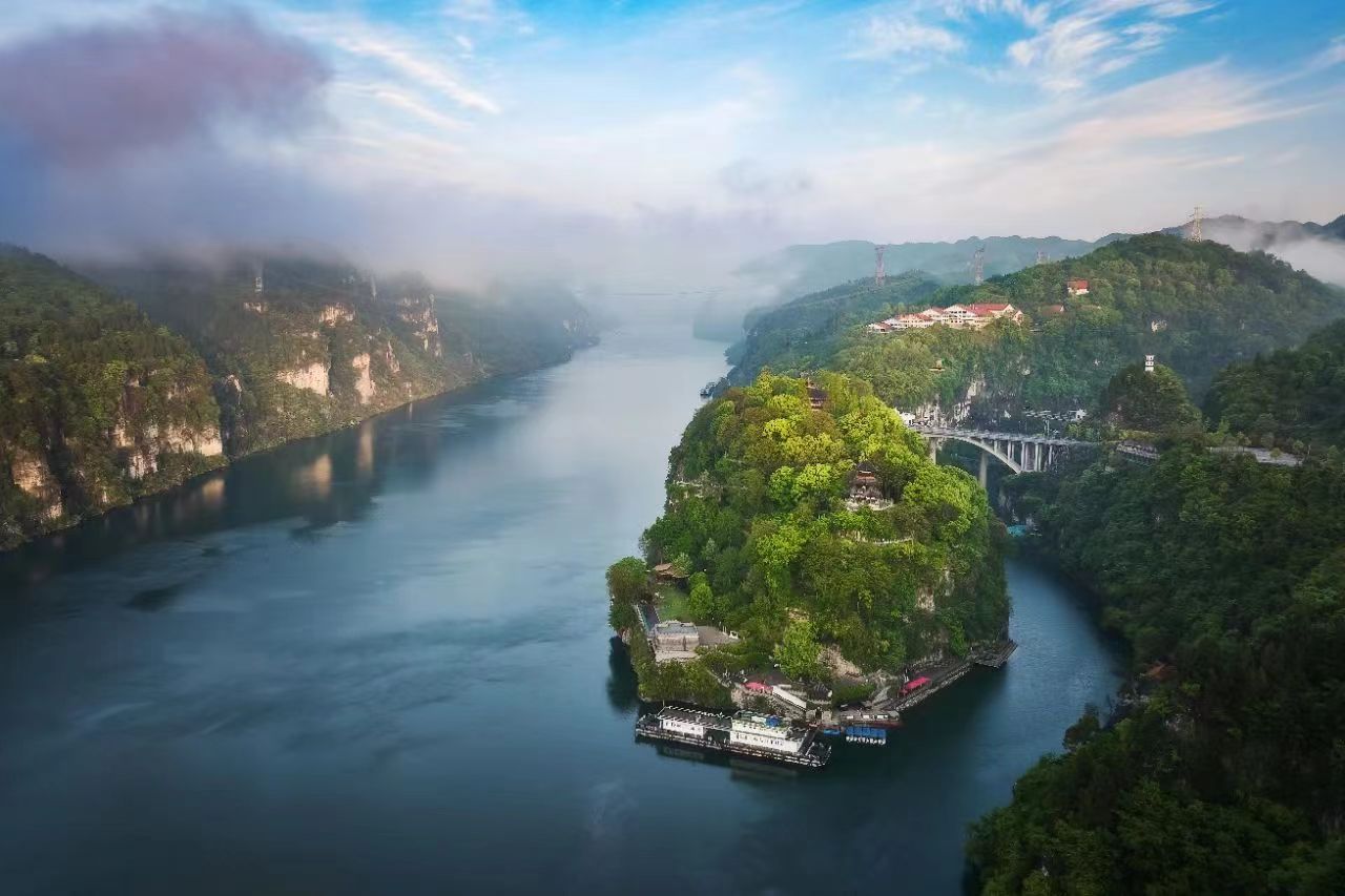 三游洞景区半日游 【来回旅游大巴车 全程优秀导游服务】