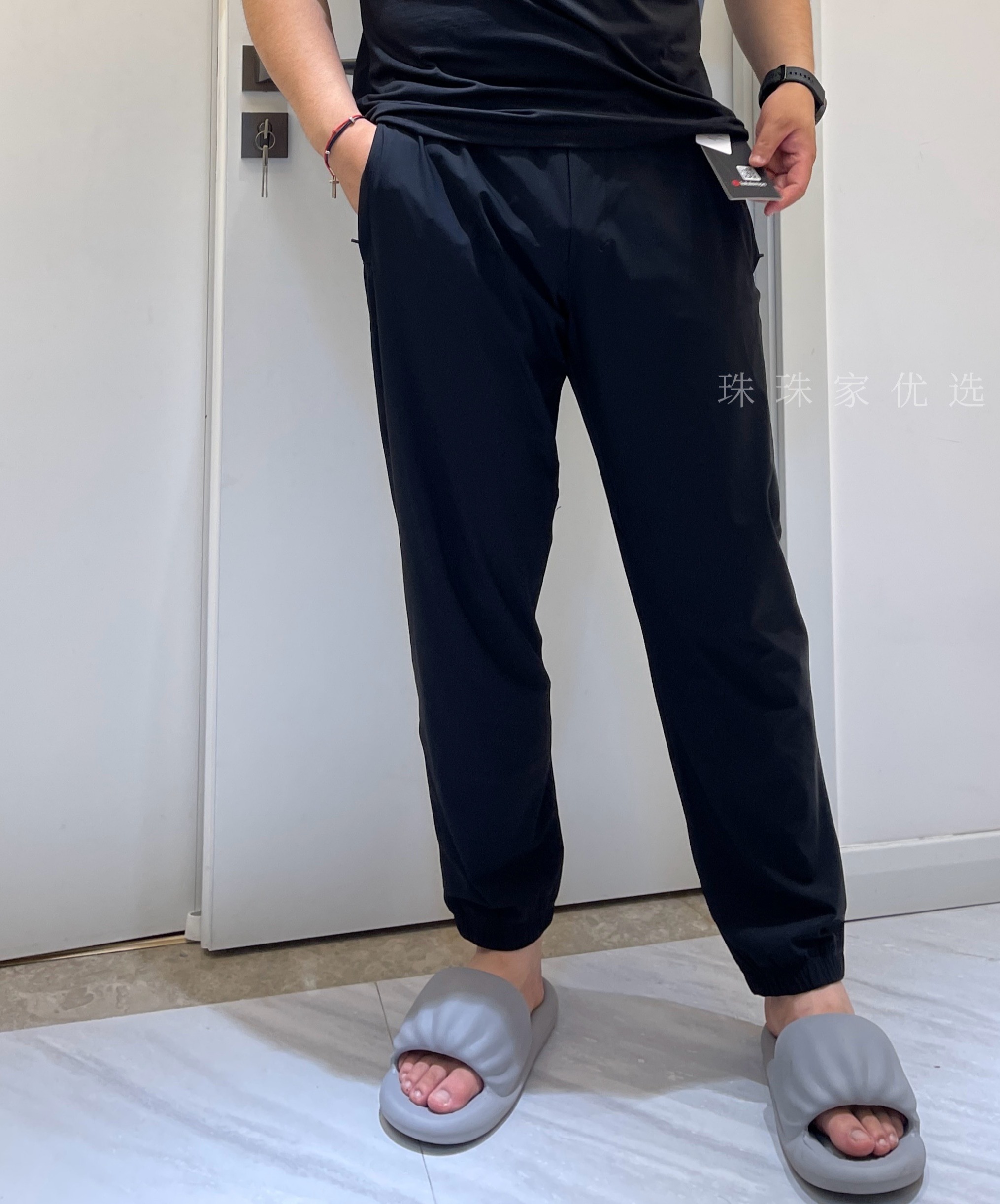 来买！闭眼入的男裤！lu家Surge速干男士运动裤丨独家渠道❗️ 官方售价💰580！lu家专业防水速干材质，舒适透气四面弹 ✅三角拼缝设计，立体贴合不卡裆！健身or日常都必夸的一款！二狗自留款~