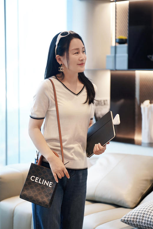 臣禾V领针织T恤JZ242050322 商品图8