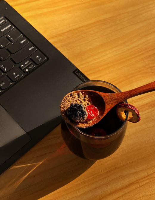 桃姑娘酸梅粉！起源于陕西，从唐朝宫廷流传下来的制作工艺，手工古法配制，大颗粒果肉丰富、免煮型方便快捷、保持原有的天然成份，原汁原味，并加以科学的配方，可冷饮、热饮 常温饮用！无添加剂！500克/袋 商品图6