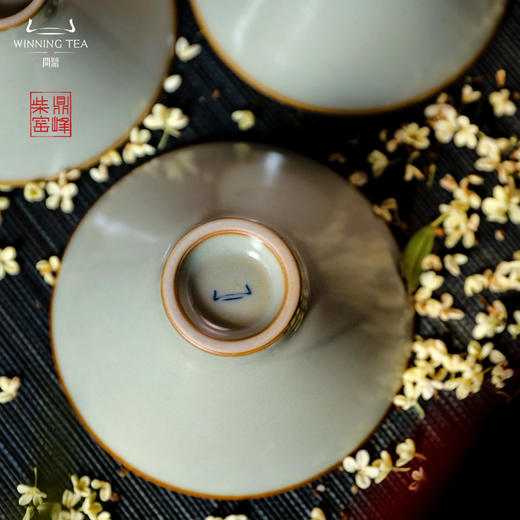 问鼎汝瓷鼎峰柴窑小斗笠杯（蝴蝶）（内绘梅花鸟） （内绘丹鸟）（缺货） 商品图4