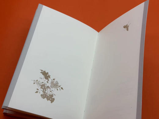 嘉德文创 | “国采与宫色——清代宫廷织绣服饰色彩展”导览手册 商品图14