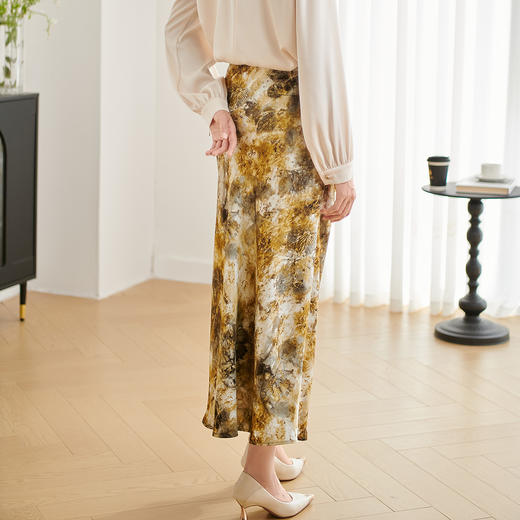 剩S/M 米思阳2025秋季新款通勤时尚半身裙别致印花高腰A字中长裙女3006 商品图3