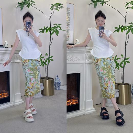 双色可选夏季小羊皮面包凉鞋——chao级软糯的脚感，穿上根本不想脱！魔术贴松糕凉鞋 可以自由调节松紧 脚感如履平地不打滑  | 6.5公分厚底 穿上一秒变身大长腿、轻松拉伸比例！日常休闲百搭 商品图8