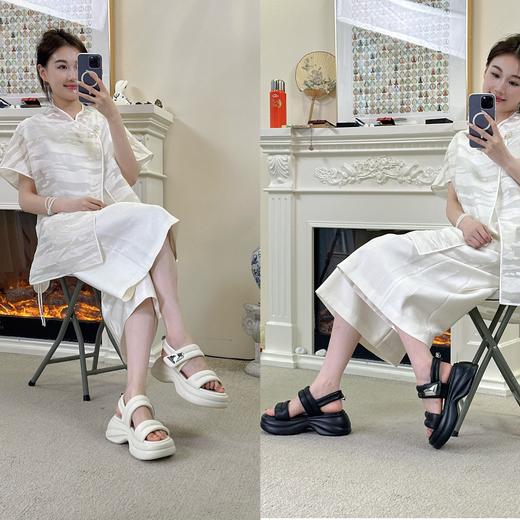 双色可选夏季小羊皮面包凉鞋——chao级软糯的脚感，穿上根本不想脱！魔术贴松糕凉鞋 可以自由调节松紧 脚感如履平地不打滑  | 6.5公分厚底 穿上一秒变身大长腿、轻松拉伸比例！日常休闲百搭 商品图14