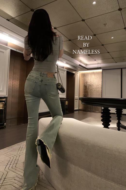Read Nameless /灰色扭结露肩T+大长腿夏季牛仔喇叭裤 商品图1