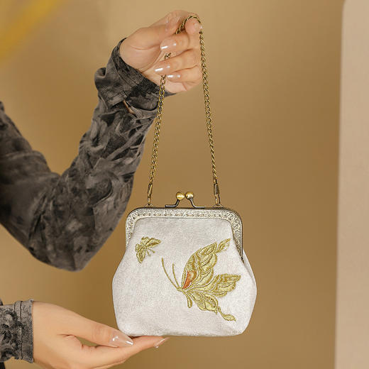 CY绣花手提包零钱包  古风旗袍宴会手拿包链条包  金属锁扣绣花包 商品图3