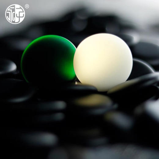 一证一号一物永子围棋2015年传承人亲手滴制大号纪念款编号GB001。棋子直径28毫米 商品图3