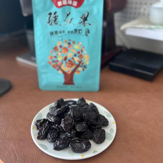 新疆西梅干~自然风干，不含甜蜜素、添加剂，纯净的西梅干。味道酸甜很自然，孕妇老人孩子都可以吃。 商品图6