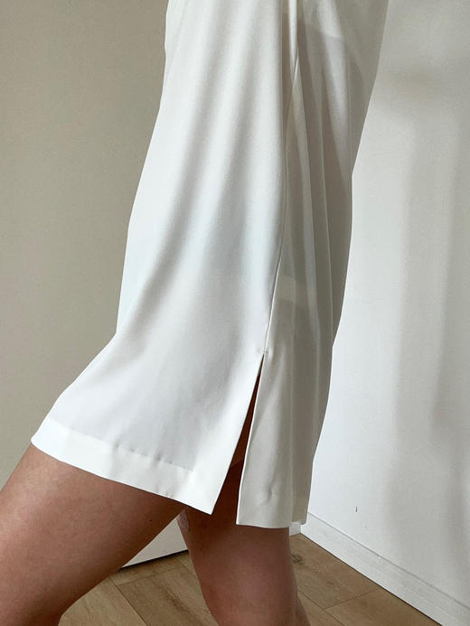 KUNMANMA｜the Reader Dress 前后V领吊带短裙 侧开叉 [ 黑 / 白 ] 商品图4