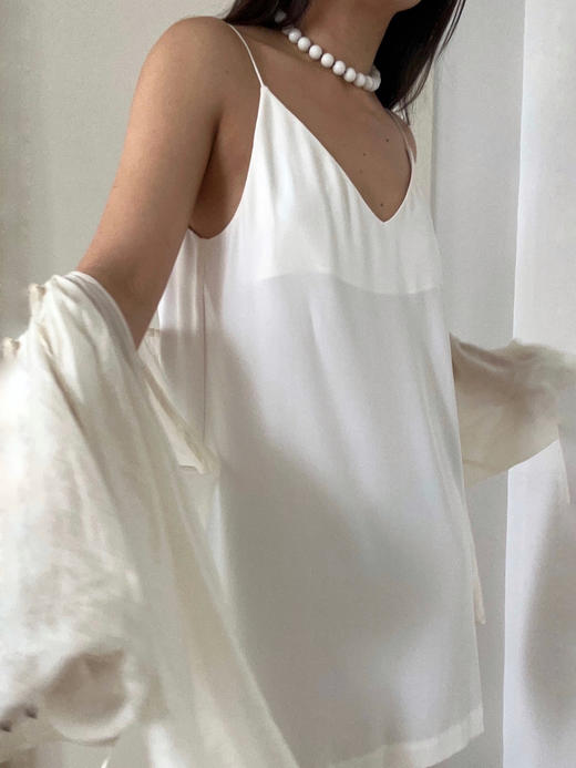 KUNMANMA｜the Reader Dress 前后V领吊带短裙 侧开叉 [ 黑 / 白 ] 商品图2