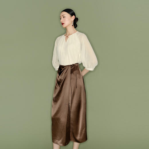 【商场同款】伊芙丽夏高级感醋纤抽褶半身裙1F4240361G 商品图3