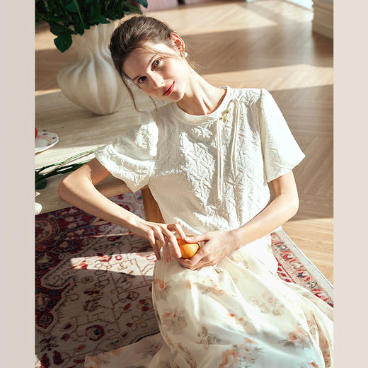 OLrain欧芮儿杏色国风肌理感小衫女夏季2024年新款法式盘扣上衣 商品图1