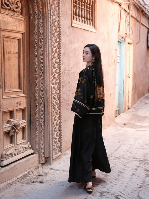 盛唐牡丹盛奢系列|织金老软缎龙纹圆领外套(特殊商品不退不换) 商品图4