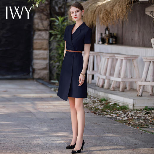 IWY/夏季新品藏蓝色收腰显瘦短袖连衣裙不规则通勤干练短袖职业裙Q952-ZL 商品图4